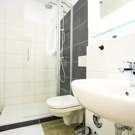 Dordy - - Balkon - Kueche -waschmaschine Appartement *